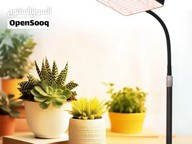 كشاف إضاءة LED مخصص لنمو النباتات (Plant Grow Light).نوع الإضاءة: مصباح ليد مسطح يتميز بطيف كامل (Fu