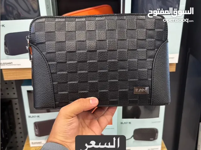 حقيبه جلد تحتوي بصمه اصبع لفتح سحاب بجوه عاليه