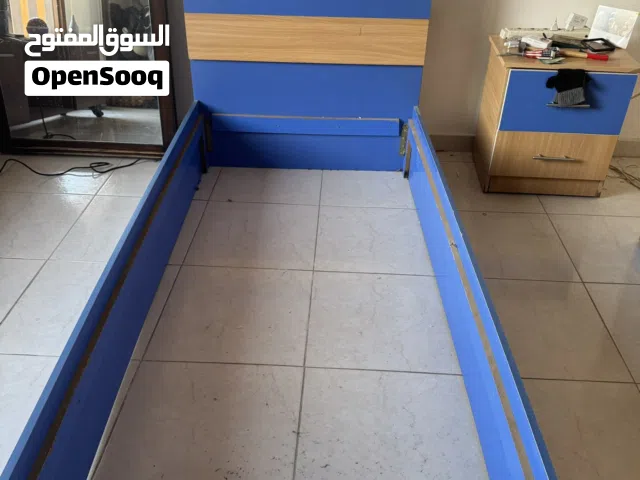 تخت و كومدينا للبيع