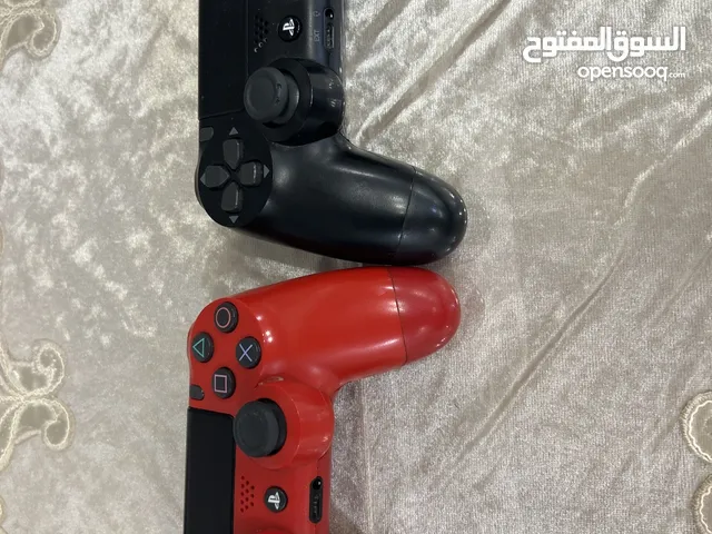 PS4 controllers