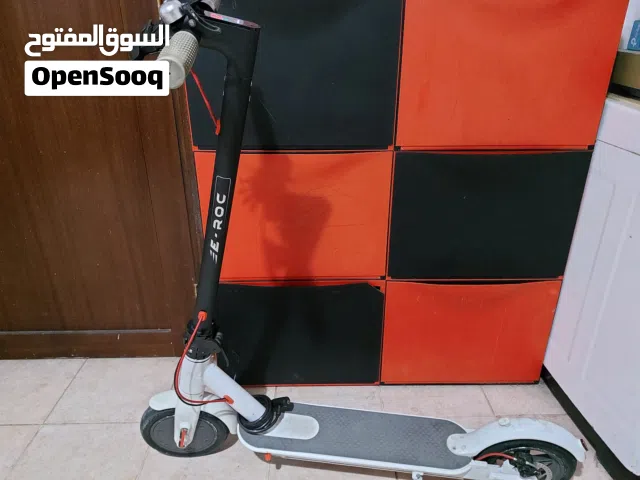 سكوتر E-ROC كهربائي
