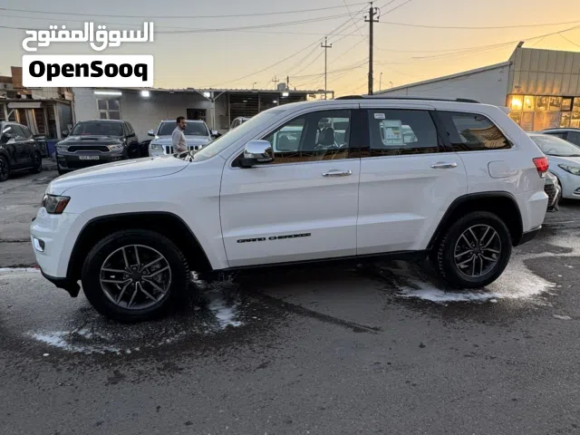 جيب شيروكي موديل 17 فول مواصفات Limited حادثة كاملة وب وباب صبغ