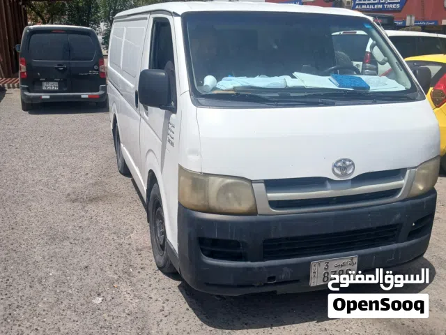 2005 تويوتا هايس LUX