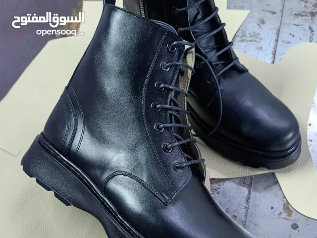 معمل انتاج الاحذية وجلود طبيعيه
