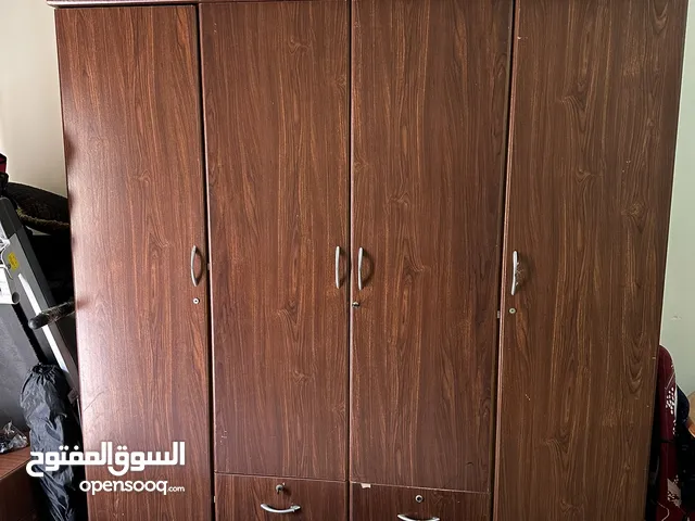 غرفة نوم مستعملة ونظيفة