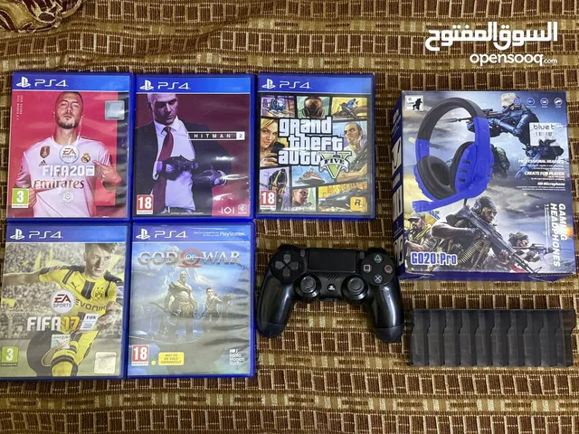 PS4 accessories and cds