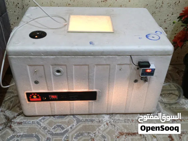 فقاسه تصنيع يدوي  نشيل 50. بيضه وأكثر قلاب أوتو ماتيك  والماي طوافه  تحتاج بس كهرباء