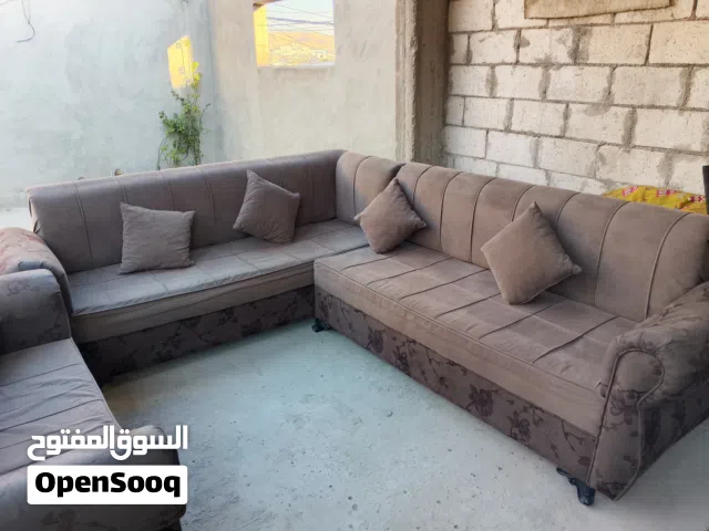 ثلاثة كنبايات مستعملات للبيع