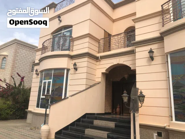 فيلا راقيه للبيع في الموالح الجنوبيه الاولى استخدام تجاري
