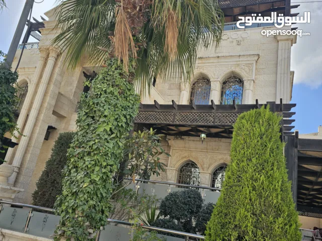 فيلا دوبلكس فخمة للبيع في جبيهة إسكان المهندسين، قرب مدارس الكلية العلمية بسعر مميز