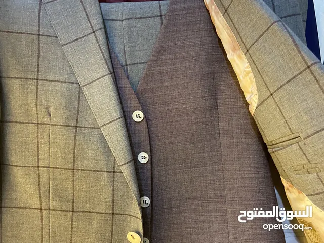 بدلات دامات اصلي مستعمل جداً قليل بسعر مناسب قياس 46 دروب 6