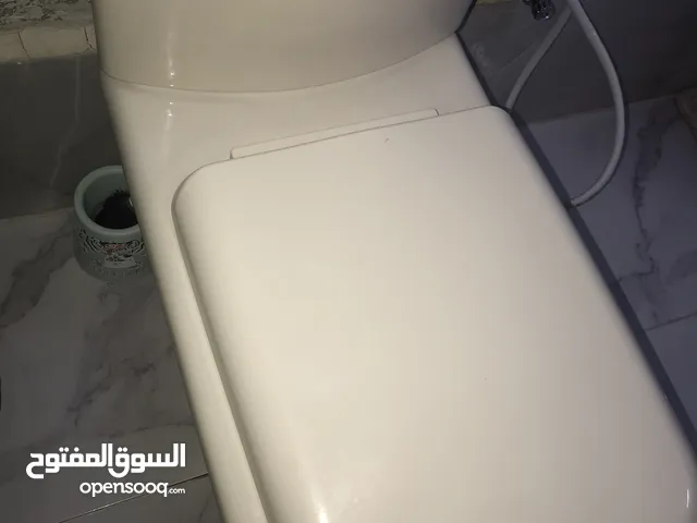 مقعد افرنجي للبيع مستعمل بحاله الوكالة