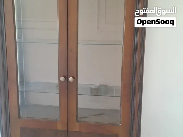فضية نوع فاخر يوجد فيها اضاءة داخلية