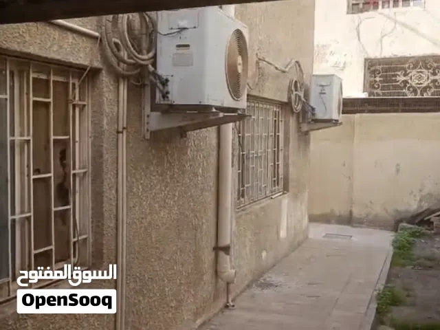 بيت للبيع ، دور النفط