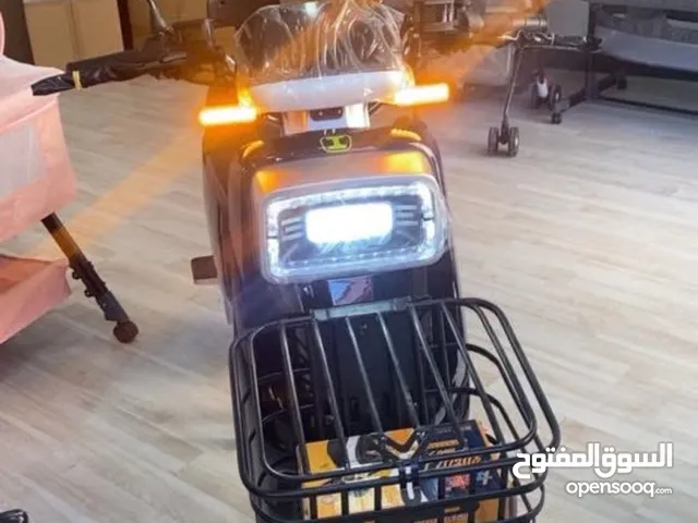 موطو كهربائي للبيع ماشي 800 مطقش كيلو قاعد سرعته توصل 60/65
