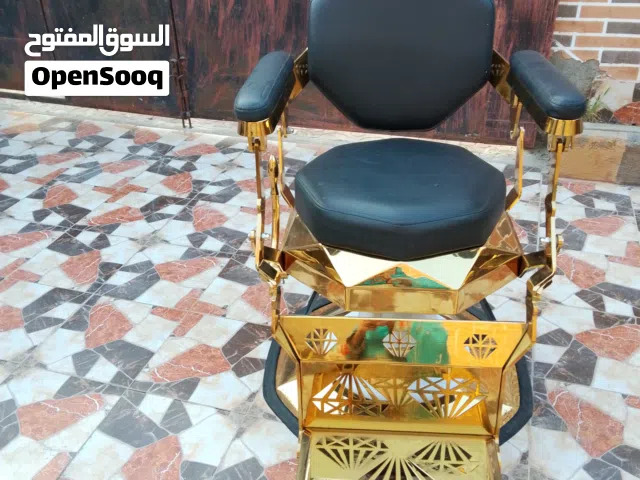 للبيع اغراض صالون حلاقه نظيفه الي حاب يشتري يتفضل تشكيله حلوه