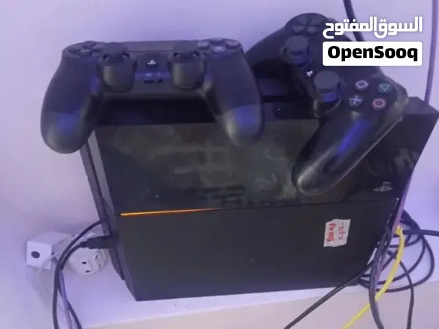 Playstation 4هارد الف جيجا مع 2 كنترول وجميع الواصلات