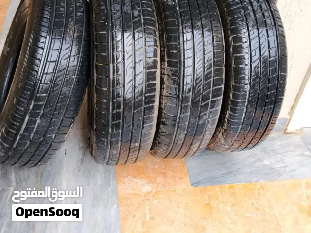 سيريه قومات نظيفه للبيع شبه اجديده رقمها 215/70/16 بسعراقل من الجديدلانهاراكبه لمدةاسبوع المكان بوس