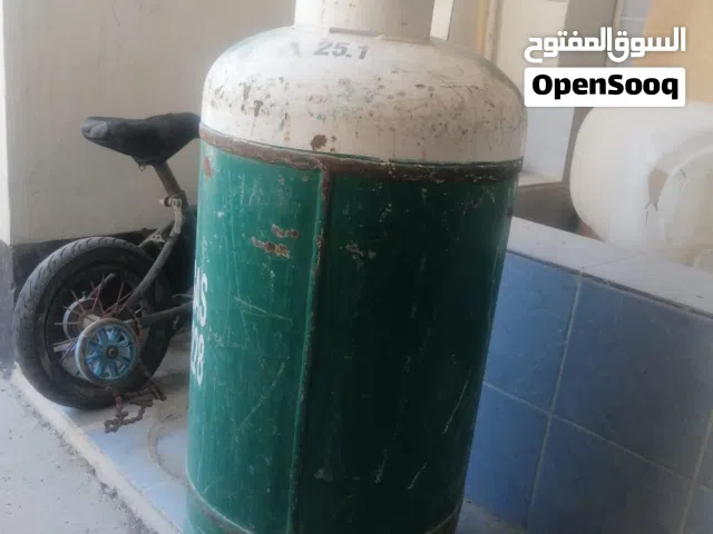بيع أسطوانة غاز حجم متوسط ممتلئة غاز من شركة غاز الفيصل ويوجد أيضاً منظم معها