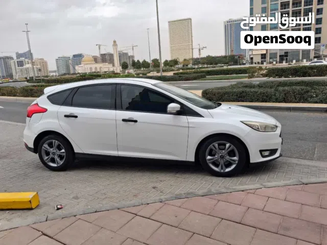 Ford focus 2016 White, hatchback, automatic. 1.5 litre turbocharged engine GCC 198000km, alloy rim