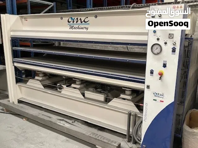 HYDRAULIC HOT PRESS MACHINE - SEMI NEW