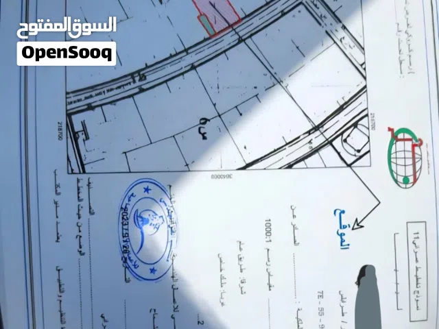 ارض في بن عاشور عليها بناء هدم