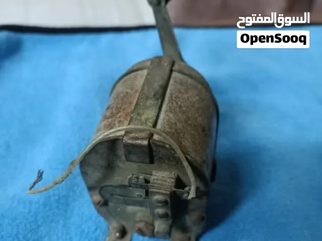 مولد كهرباء الهاتف الخشبي القديم صناعة الاربعينات يعمل بالحركة اليدوية يعمل وبحالة جيدة جدا