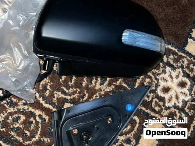 مرايا تيوتا تاكوما للبيع مستعجل كهربائيه يلي ع يسار باب سواق