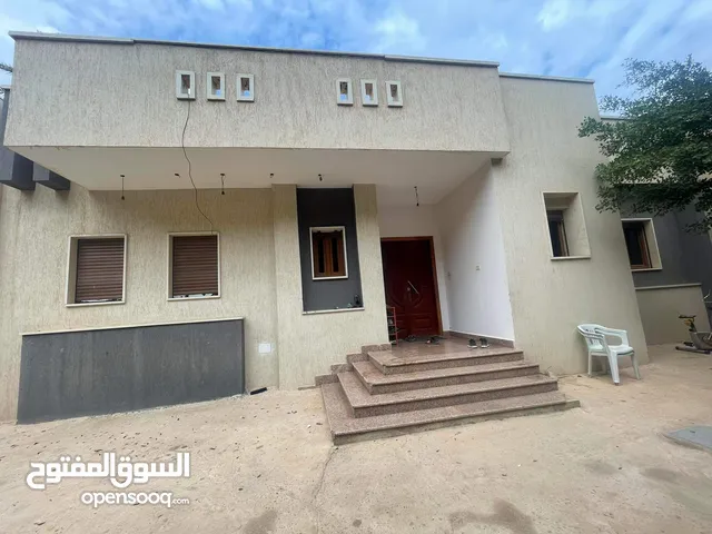 1000 m2 4 Bedrooms Townhouse for Sale in Tripoli Souq Al-Juma'a