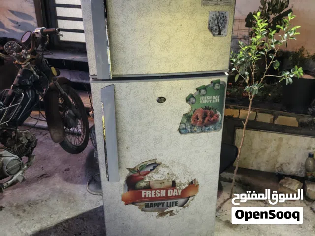 ثلاجة صغيرة تبريد ثلج للبيع نضيفة