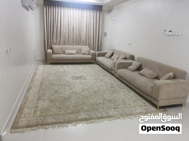 3 قطع كنب يتسع ل 9 اشخاص مع سجاد ايراني مقاس 3*5
