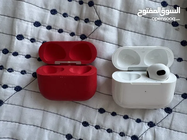 Two airpods 3rd generation cases with only 1 earphone