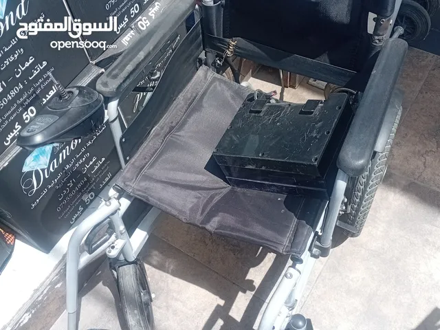 كرسي متحرك شغالة مية المية وبطاريته جديدة فقط بحاجة ل شاحن