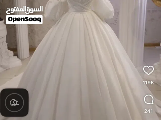 بدلة زفاف لعروس لون ابيض