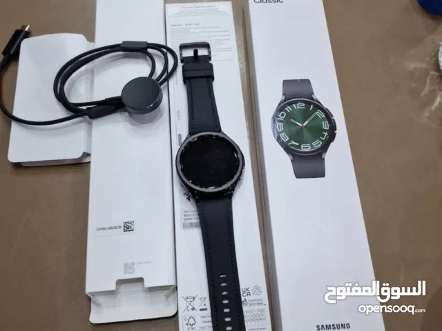 Used Samsung SmartWatch in Excellent Condition - Modern Wearable Device