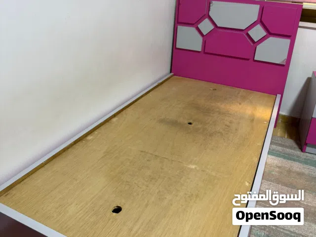 غرفة نوم بناتي للبيع