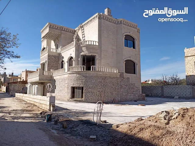 600m2 More than 6 bedrooms Villa for Sale in Irbid Al Hay Al Sharqy