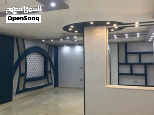 شقه في حدائق الاهرام دور ثالث واجهه العماره 185 م مطلوب 3 مليونونصف مفروشه بالكامل منطقه هاديه