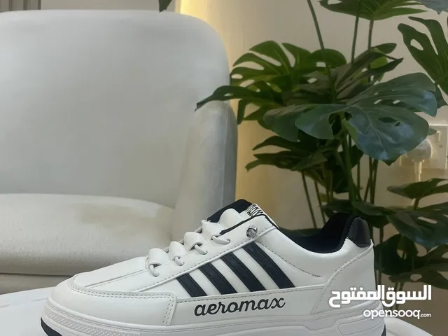 أحذية ونعلان نسائية