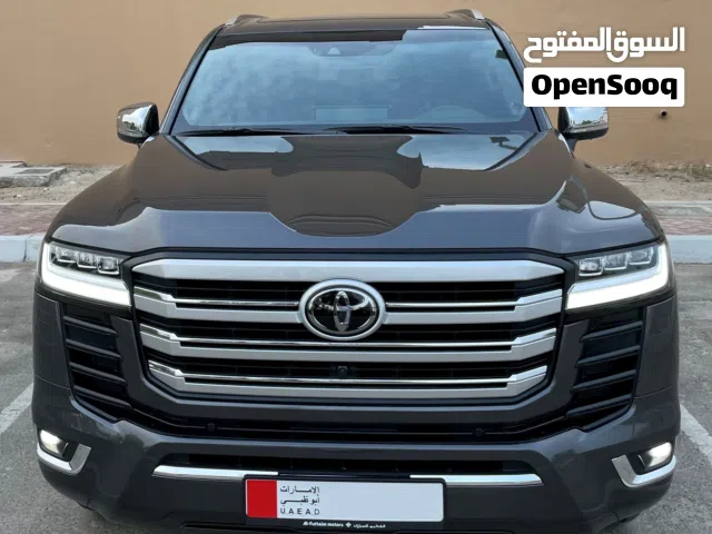 AL Futtaim Land Cruiser 2023 VXR Twin Turbo + Service Contract