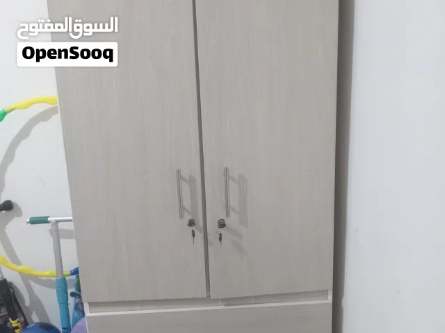 خزانة أطفال لون كريمي جديدة ولا خدش