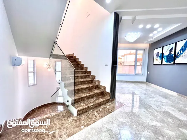 300 m2 More than 6 bedrooms Villa for Sale in Tripoli Hay Demsheq