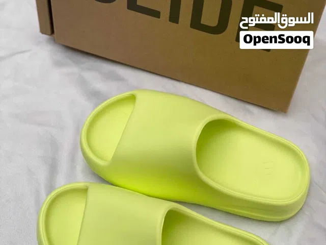 yeezy slides