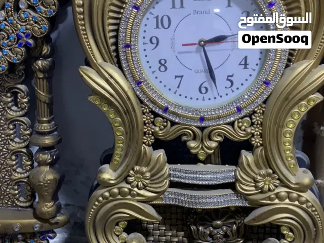 ساعه كبيره نضيفه شغاله