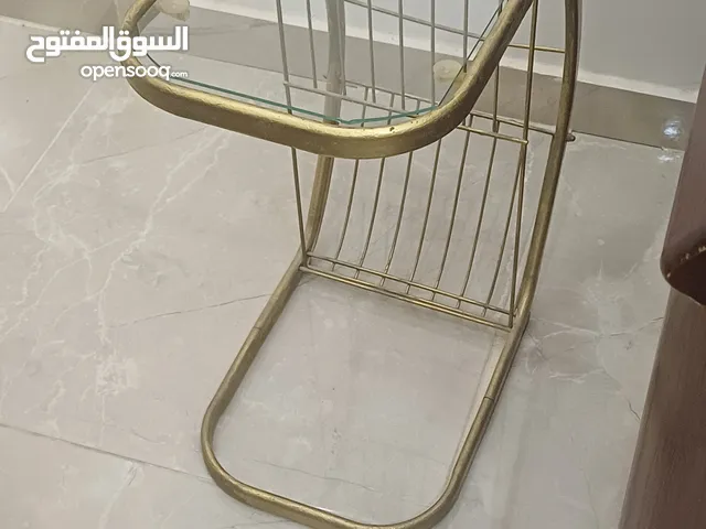 طاولة تفصيل مع اربعة سيرفس للبيع