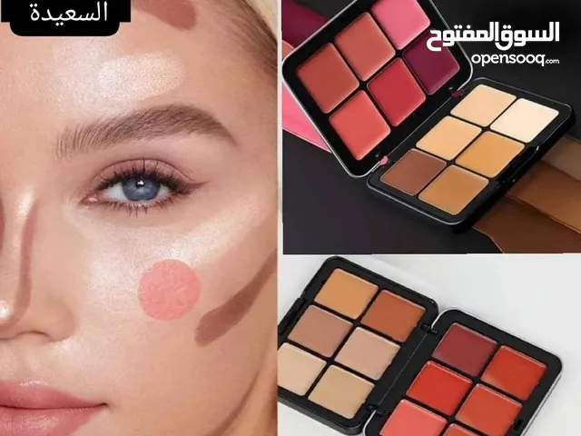 باليت كريم الأساس والخدود والكنتور ومصحح خافي عيوب