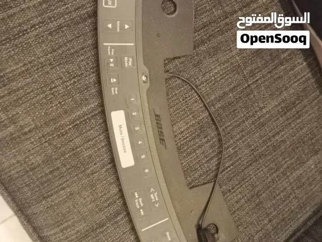 لوحة تحكم مدمجة تعمل باللمس (Integrated Touchpad Control IC-1) مخصصة لأنظمة الصوت من نوع Bose Wave M