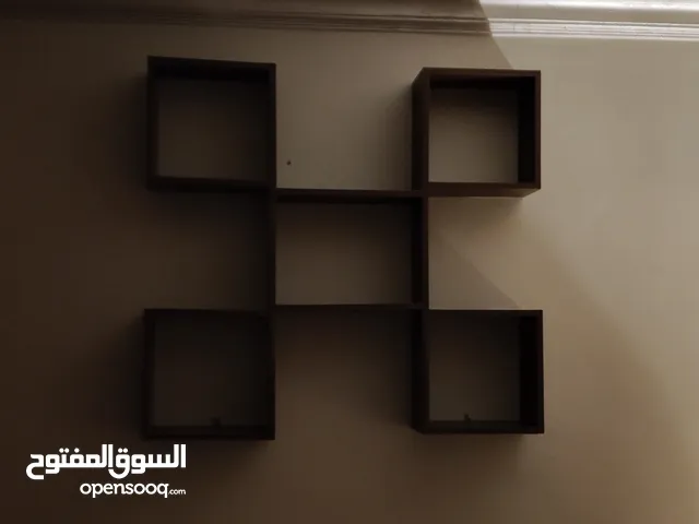 أقرأ الوصف : وحدة رفوف تحف تعليق ماكنه خشب محترم 1.20 x 1.20