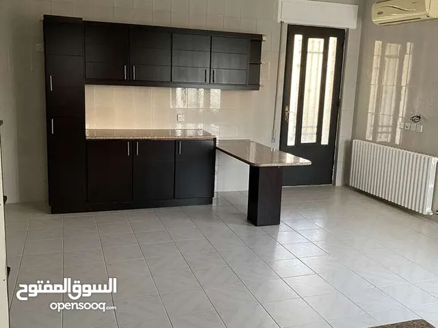 340 m2 4 Bedrooms Apartments for Rent in Amman Um Uthaiena