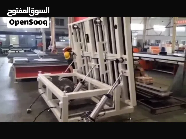 طاولة قص قزاز حديثه